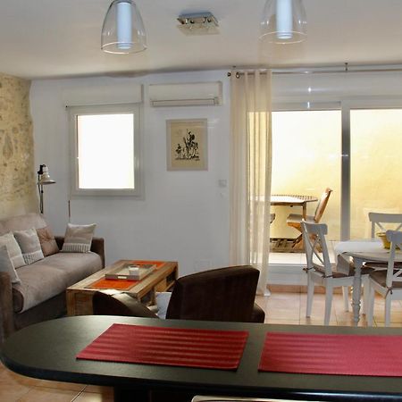 Agreable Maison De Ville Eyragues Bagian luar foto