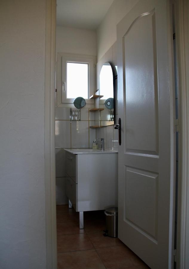 Agreable Maison De Ville Eyragues Bagian luar foto