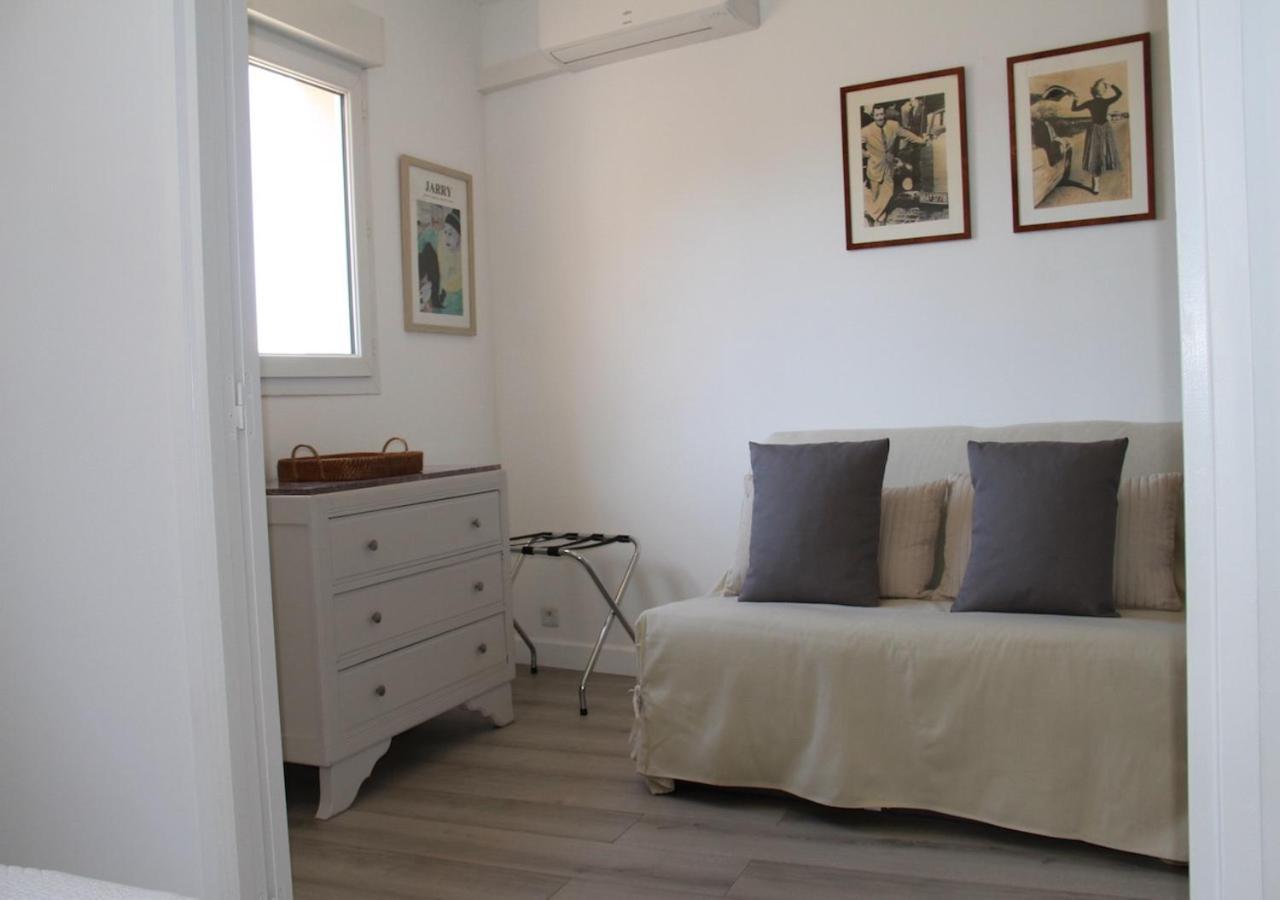 Agreable Maison De Ville Eyragues Bagian luar foto