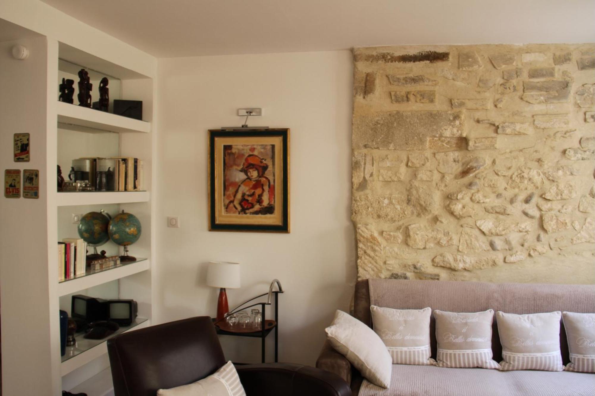 Agreable Maison De Ville Eyragues Bagian luar foto