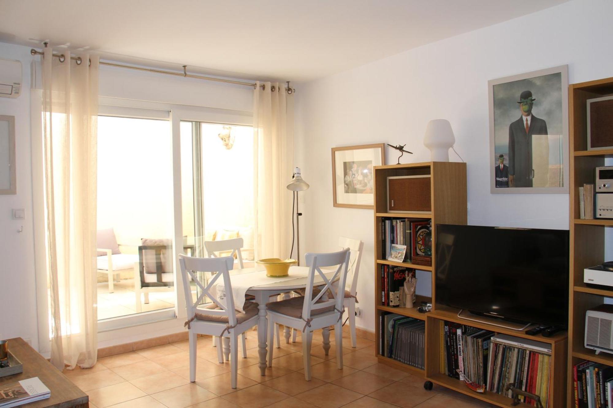 Agreable Maison De Ville Eyragues Bagian luar foto